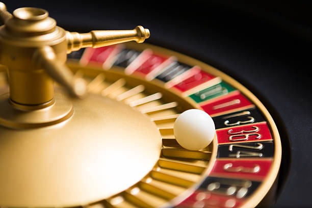 Live-dealer table setup with multiple camera angles on shiokambing5 login